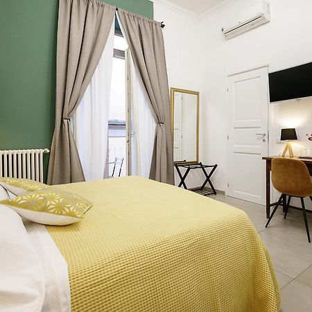 Crianza B&B Napoli Bagian luar foto