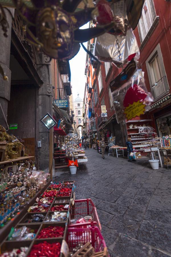 Crianza B&B Napoli Bagian luar foto