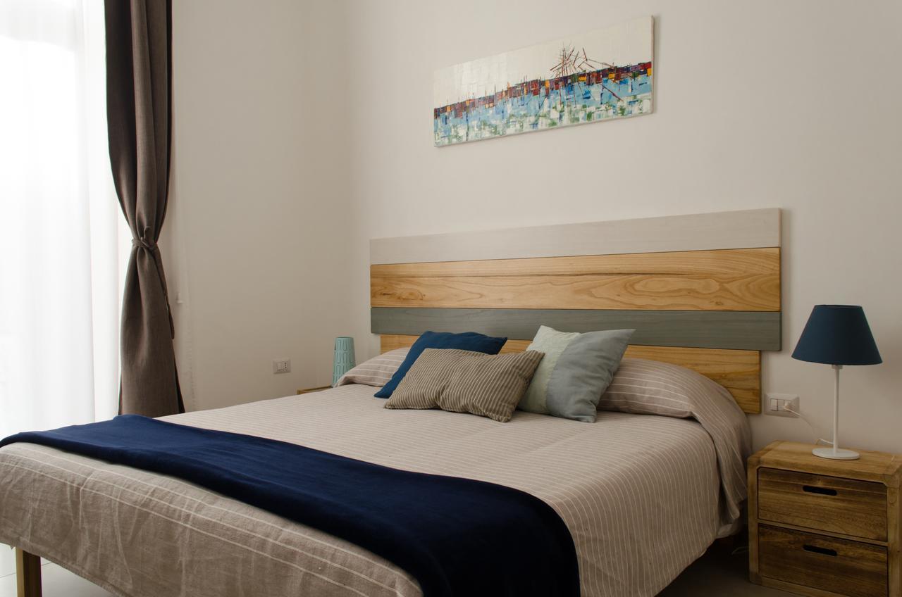Crianza B&B Napoli Bagian luar foto