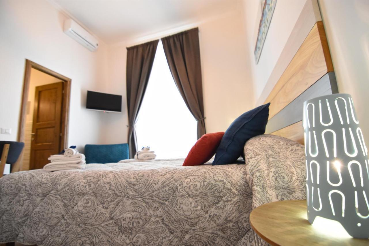 Crianza B&B Napoli Bagian luar foto