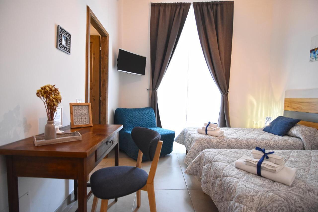 Crianza B&B Napoli Bagian luar foto